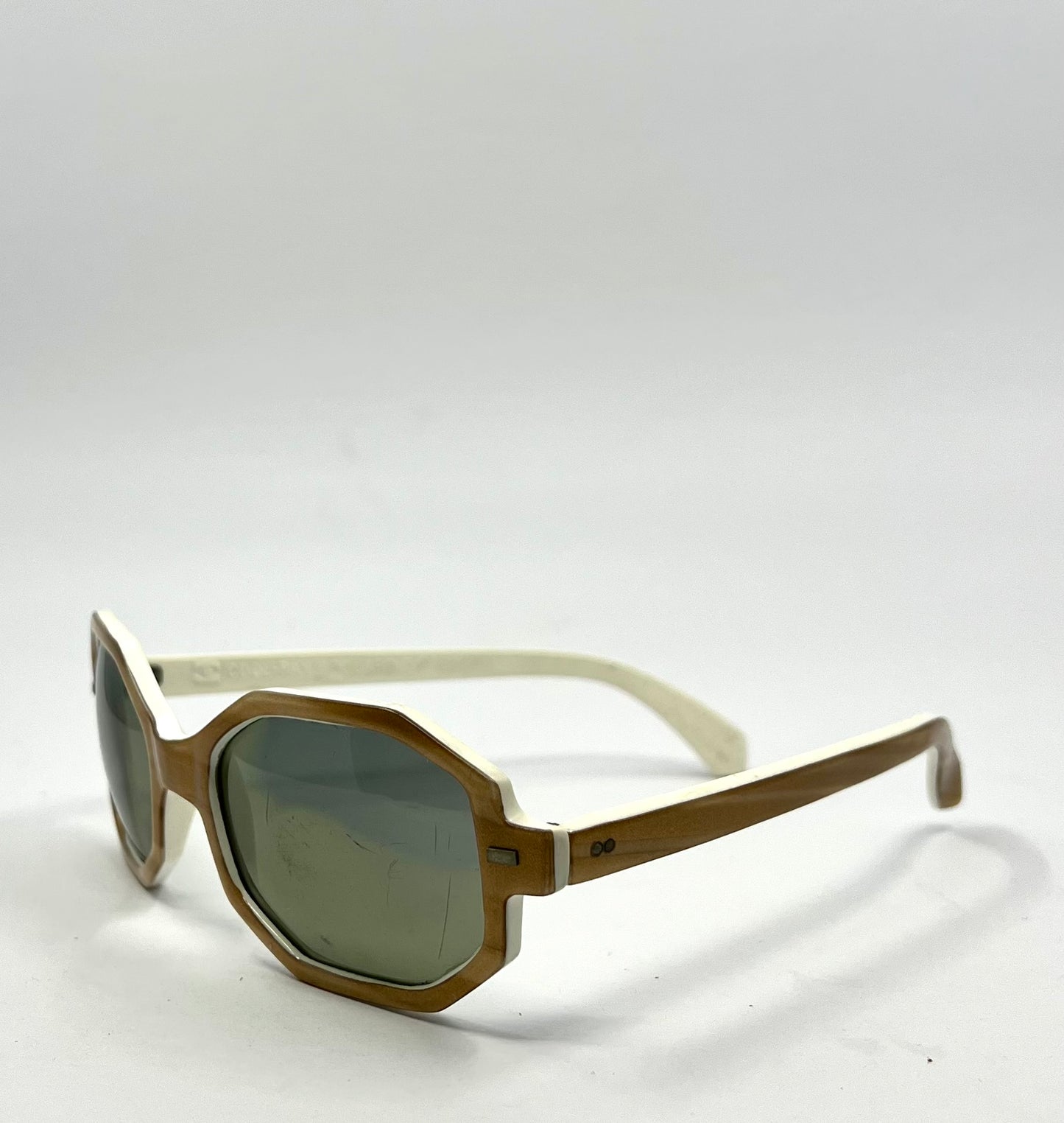 Vintage Bonjour Cool-Ray® Polaroid® 160 Octagonal Sunglasses – White/Woodgrain – Preloved