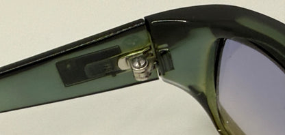 Gucci GG2458/S C6H Y2K Vintage Sunglasses-Olive Gradient Lens-Italy-Rare