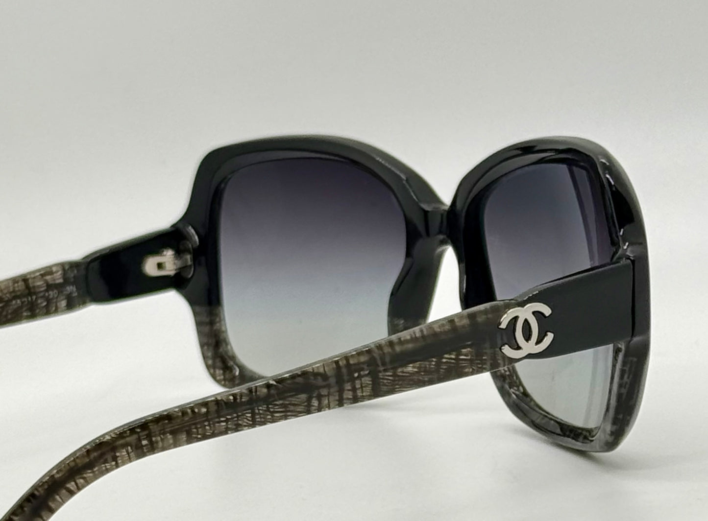 CHANEL 5177 1195/3C Oversized Sunglasses 55-17 Made in Italy Authentic