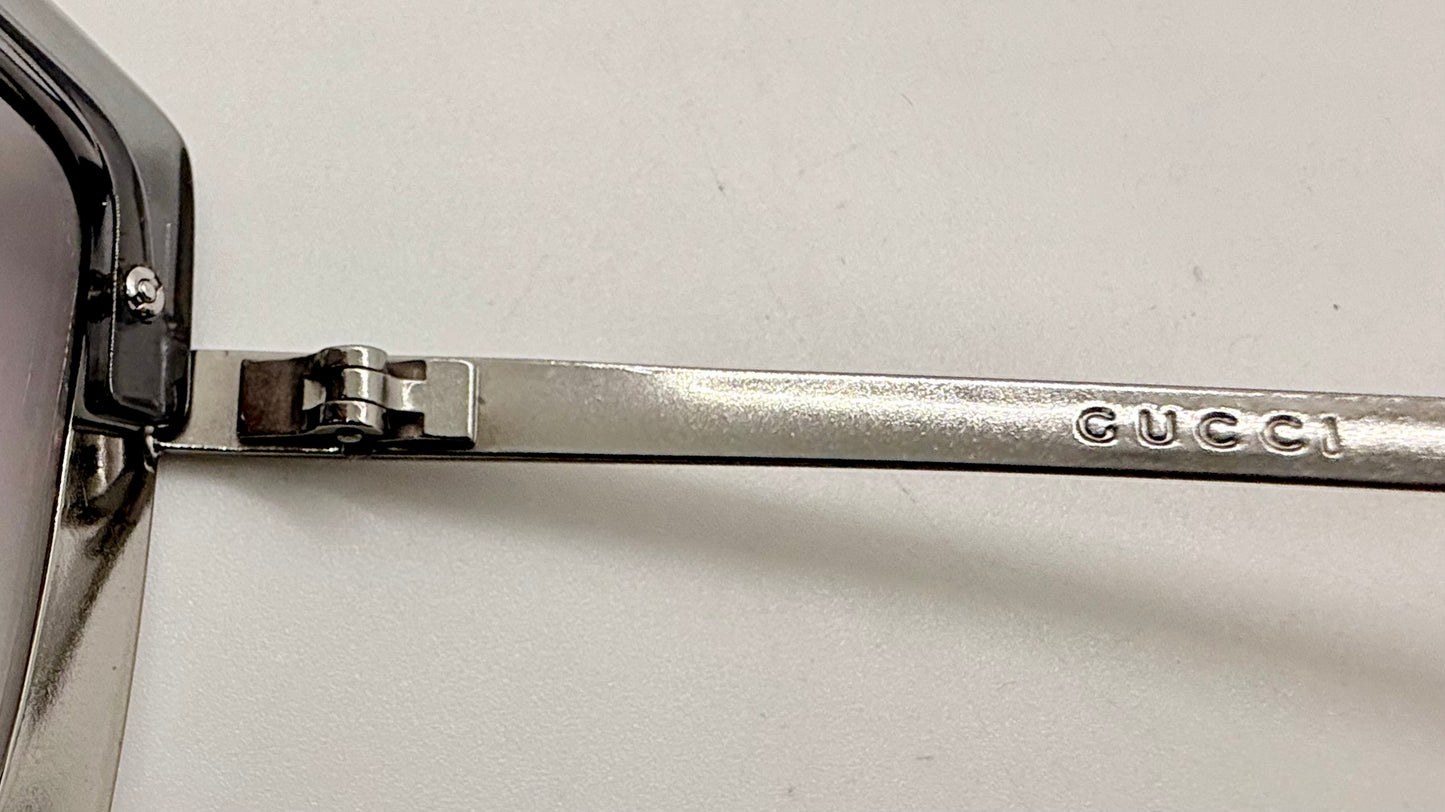 Deadstock Y2K Gucci GG 2688/S Sunglasses – Full Kit – Grey Gradient Lenses