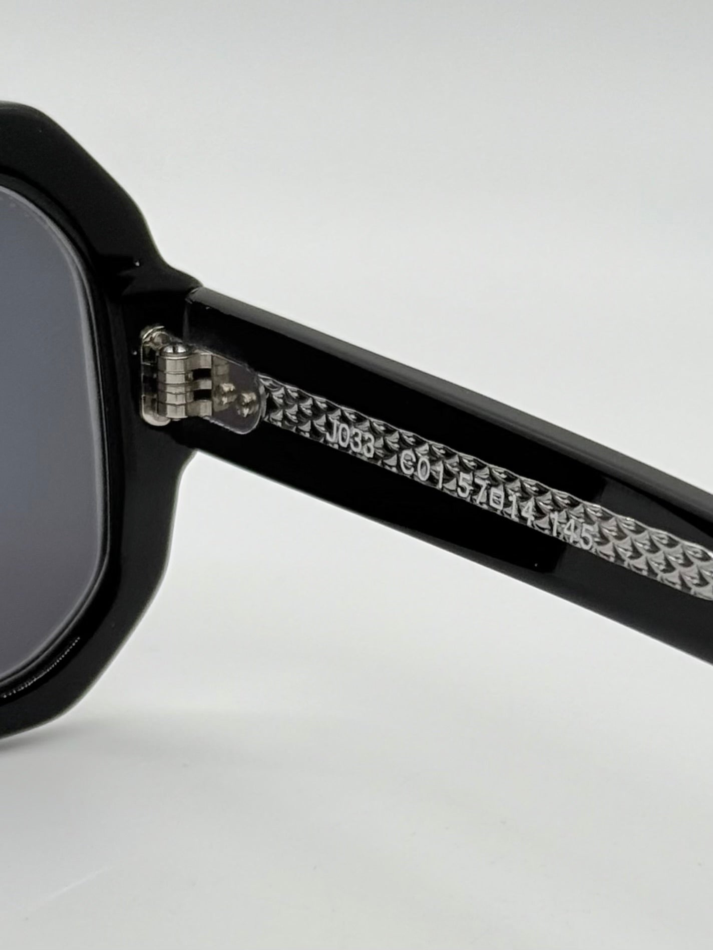 JAZO JO33 C031 Black Sunglasses – Handcrafted in Italy, Carbon Fiber Temples, Green Lenses