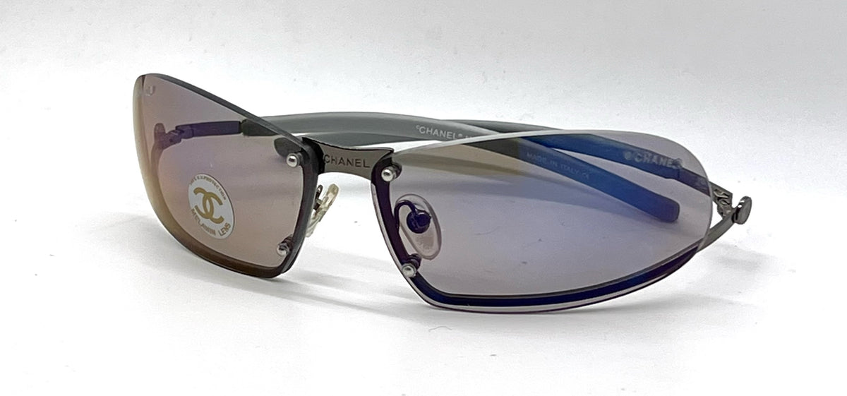Chanel C232-7H Gray Wraparound Sunglasses Vintage Unworn Full Kit Made in Italy