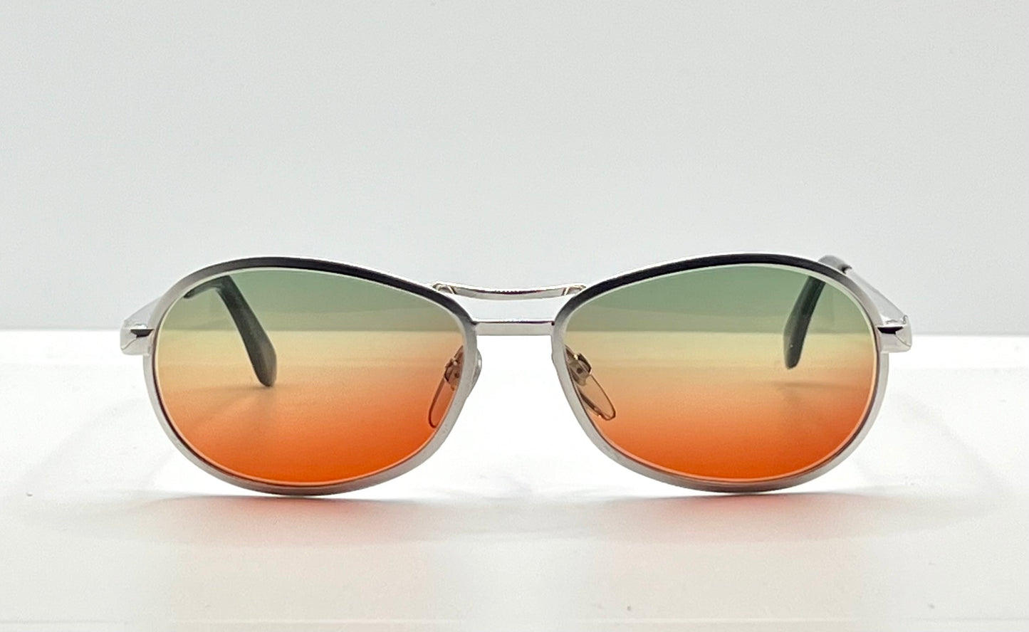 NOS SUZY GILT Vintage Silver Aviator Sunglasses w/New, Custom Sunset Fade Gradient Lenses