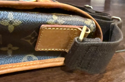 Louis Vuitton Monogram Reporter PM Crossbody Bag – Authentic 2009
