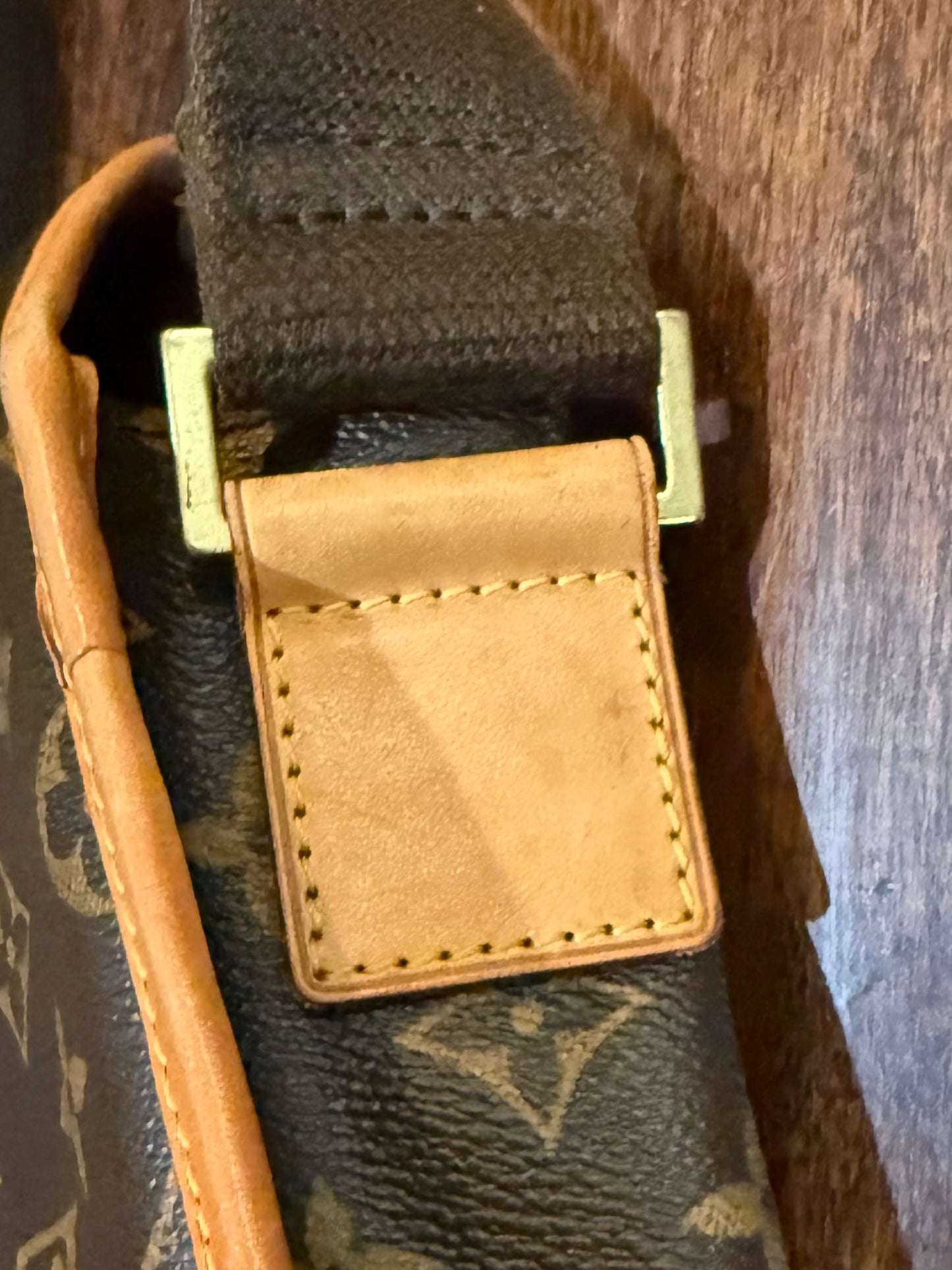 Louis Vuitton Monogram Reporter PM Crossbody Bag – Authentic 2009
