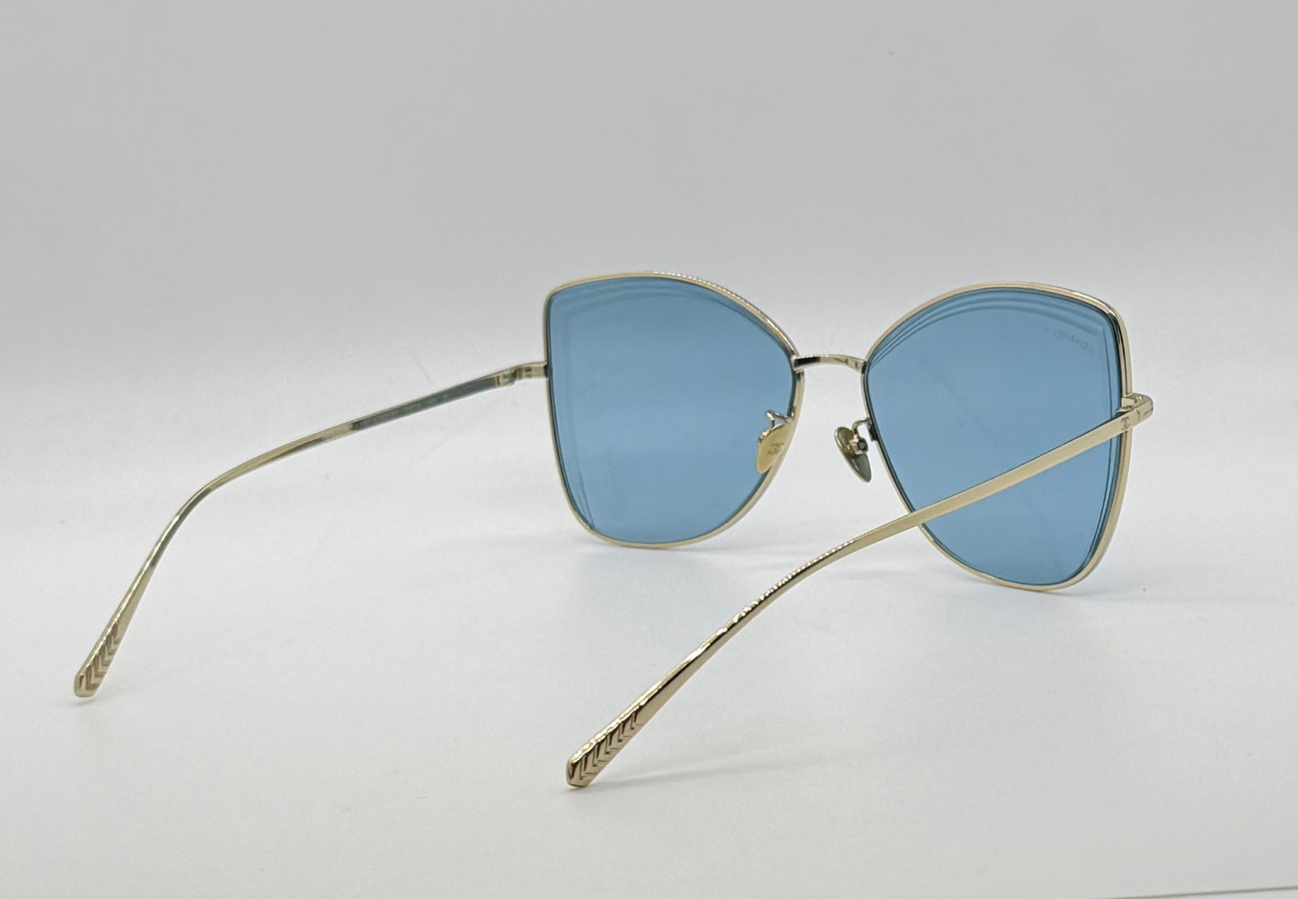 Chanel 4253 C.395/80-Y2K Vintage Gold Metal Sunglasses-UNWORN-w/Case