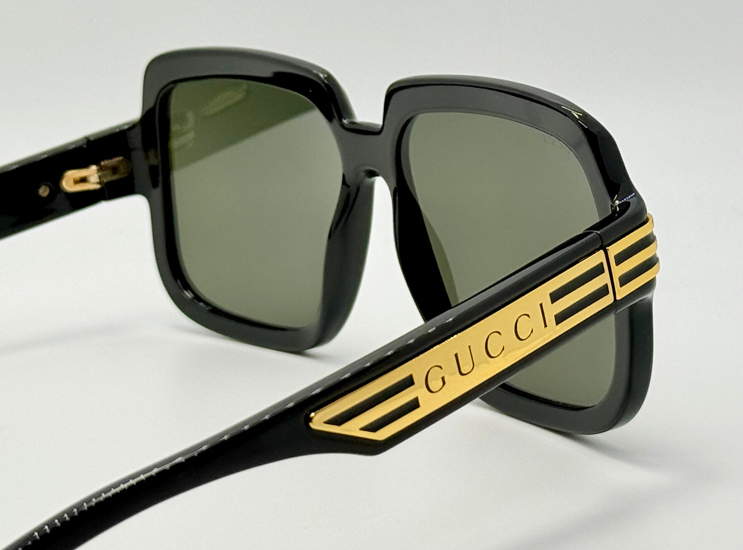 Brand New Gucci GG0979S 001 Black/Gold Sunglasses – Luxurious Statement Piece