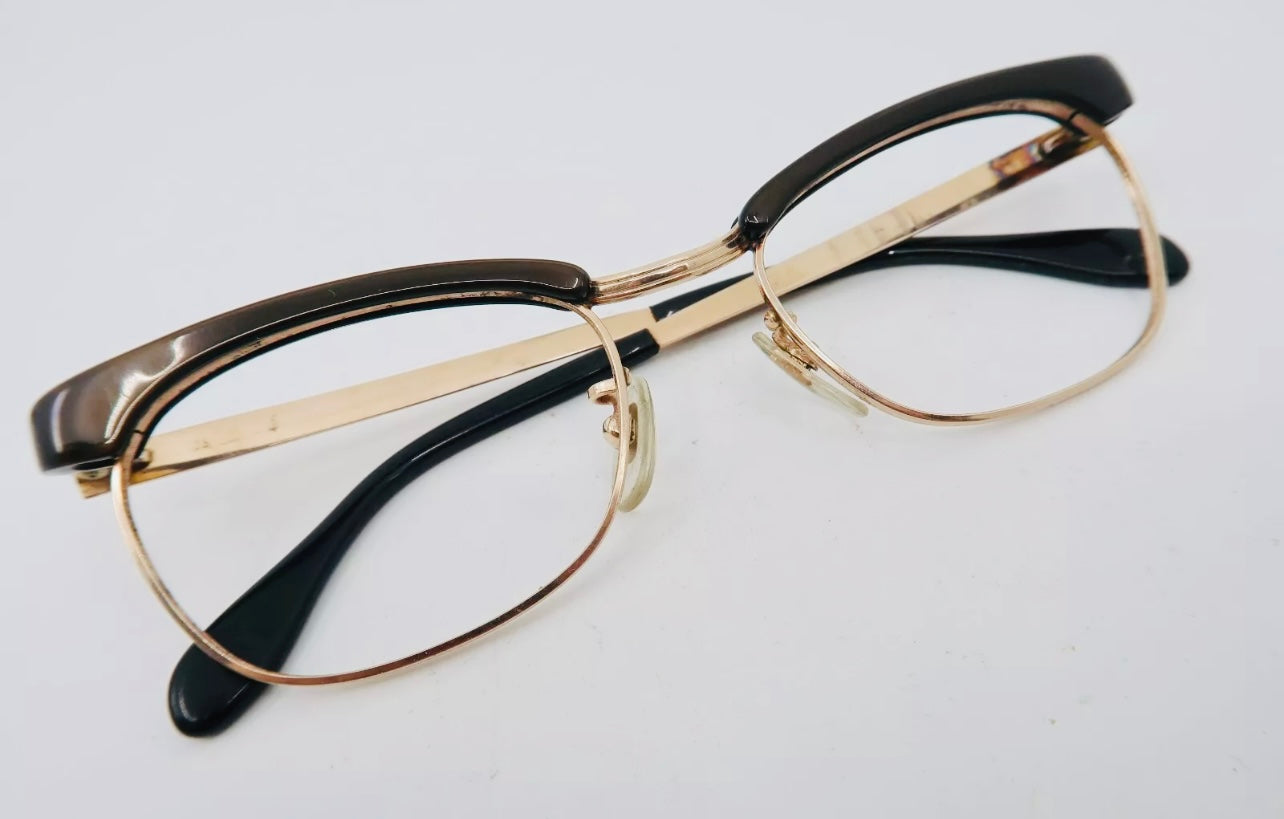 Vintage METZLER - 1/10 12K Gold Filled Eyeglass Frame
50-18-135mm