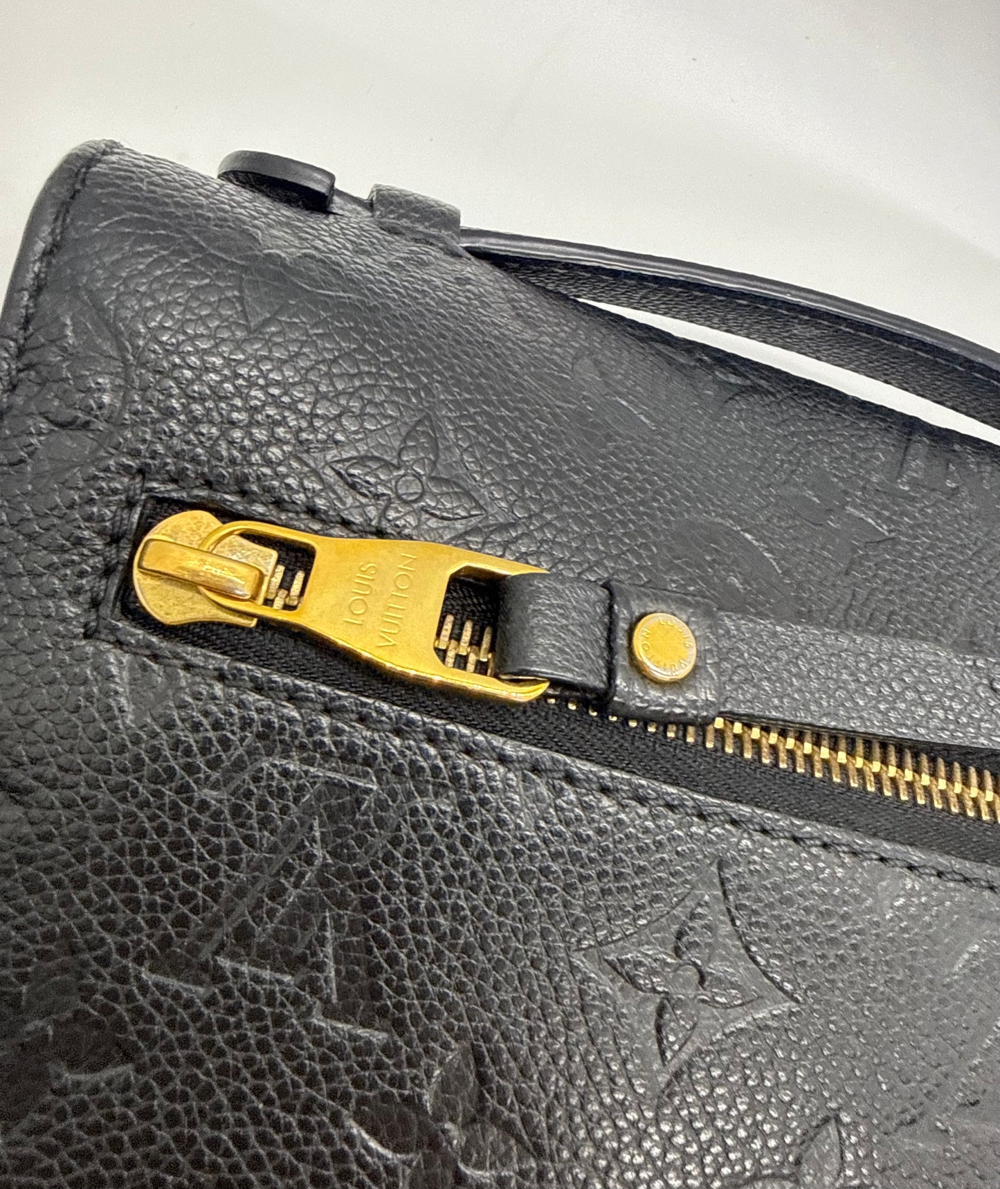 Louis Vuitton Pochette Metis Empreinte-Noir Black Leather Bag-Entrupy