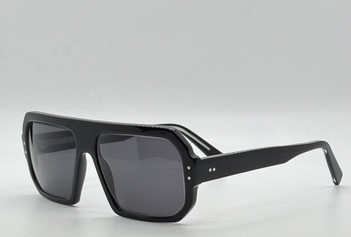 JAZO JO33 C031 Black Sunglasses – Handcrafted in Italy, Carbon Fiber Temples, Green Lenses