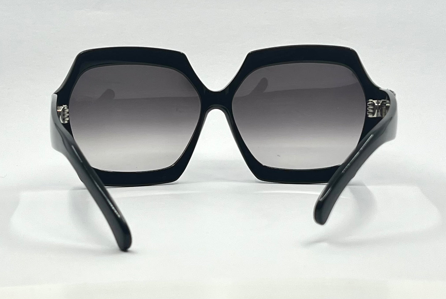 Wildfox Riviera Oversized Black Sunglasses – Gradient Lenses – Deadstock