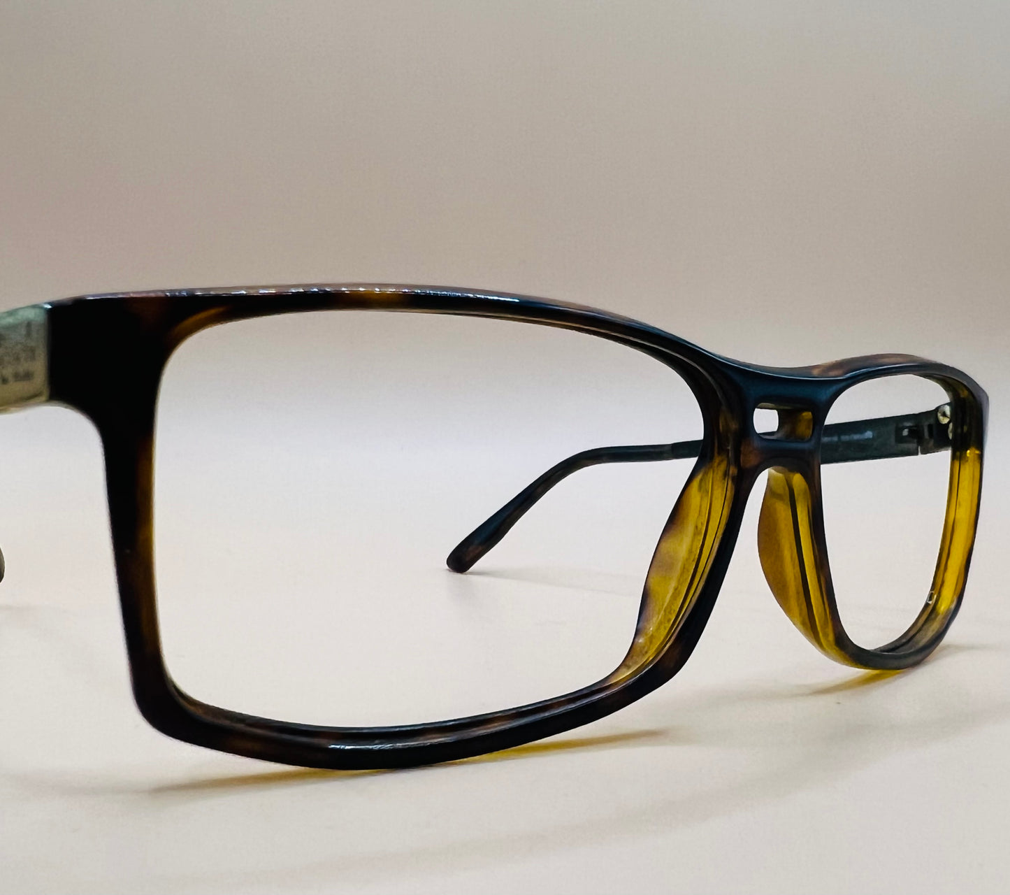 Gucci GG1588/S - QZUEJ / OPTYL Size:56-14-120mm / Frames Only / Refurbished/Mint