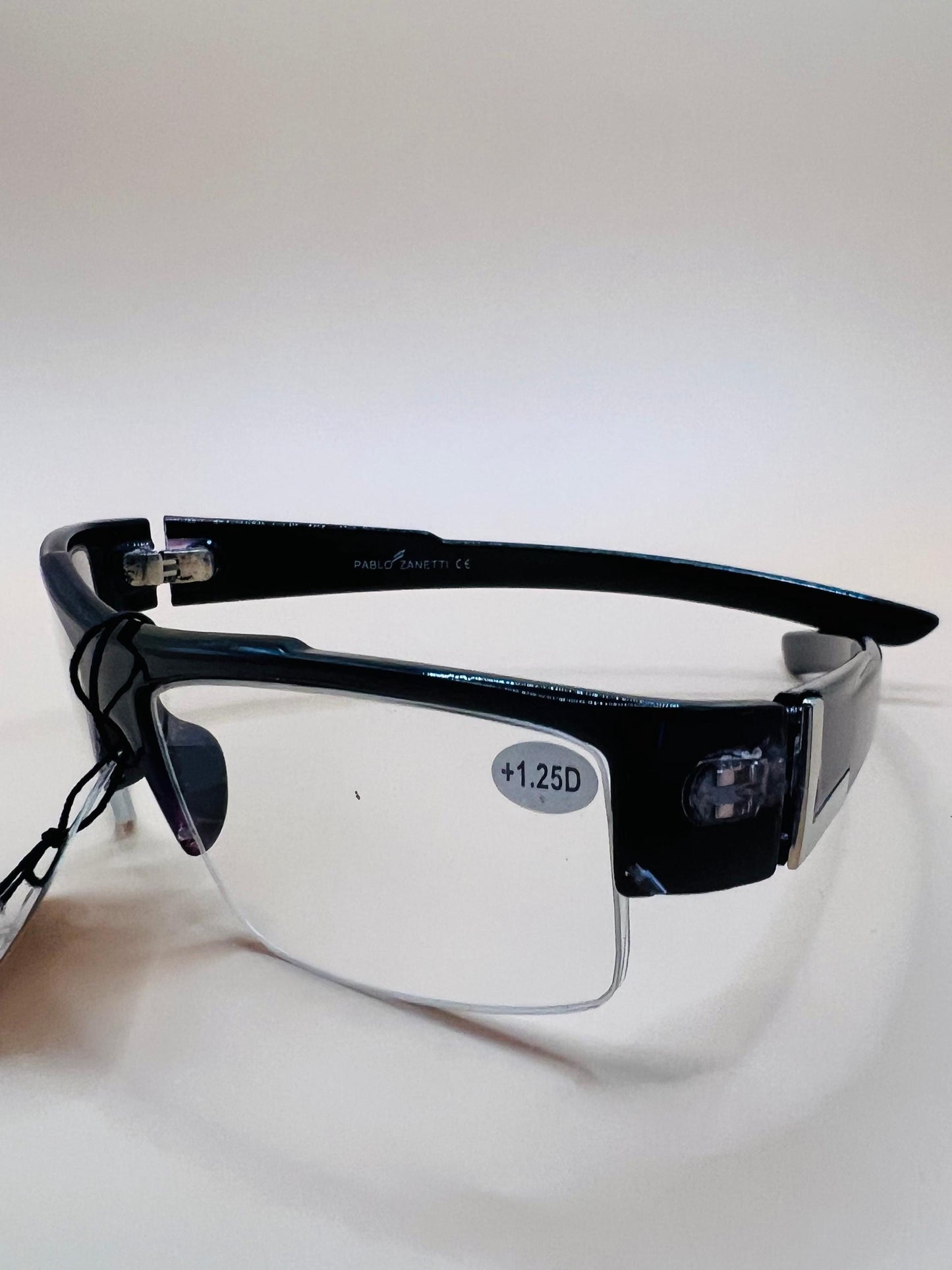 Pablo Zanetti - Top Heavy Narrow Readers. Various Magnification - Model# Rs1200