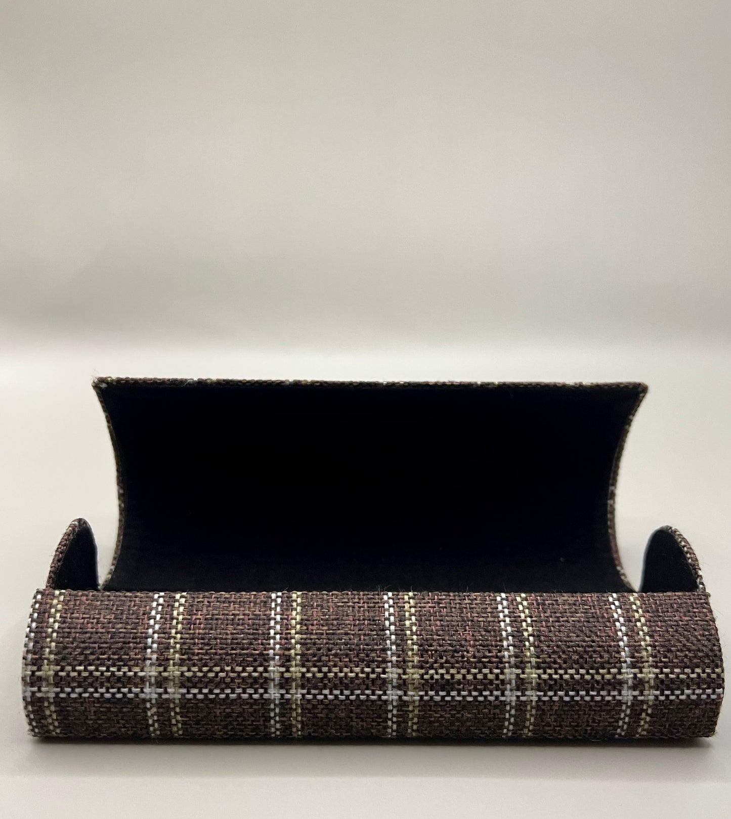 MODERN WOOL/PLAID MAGNETIC CLOSING HARD CASE