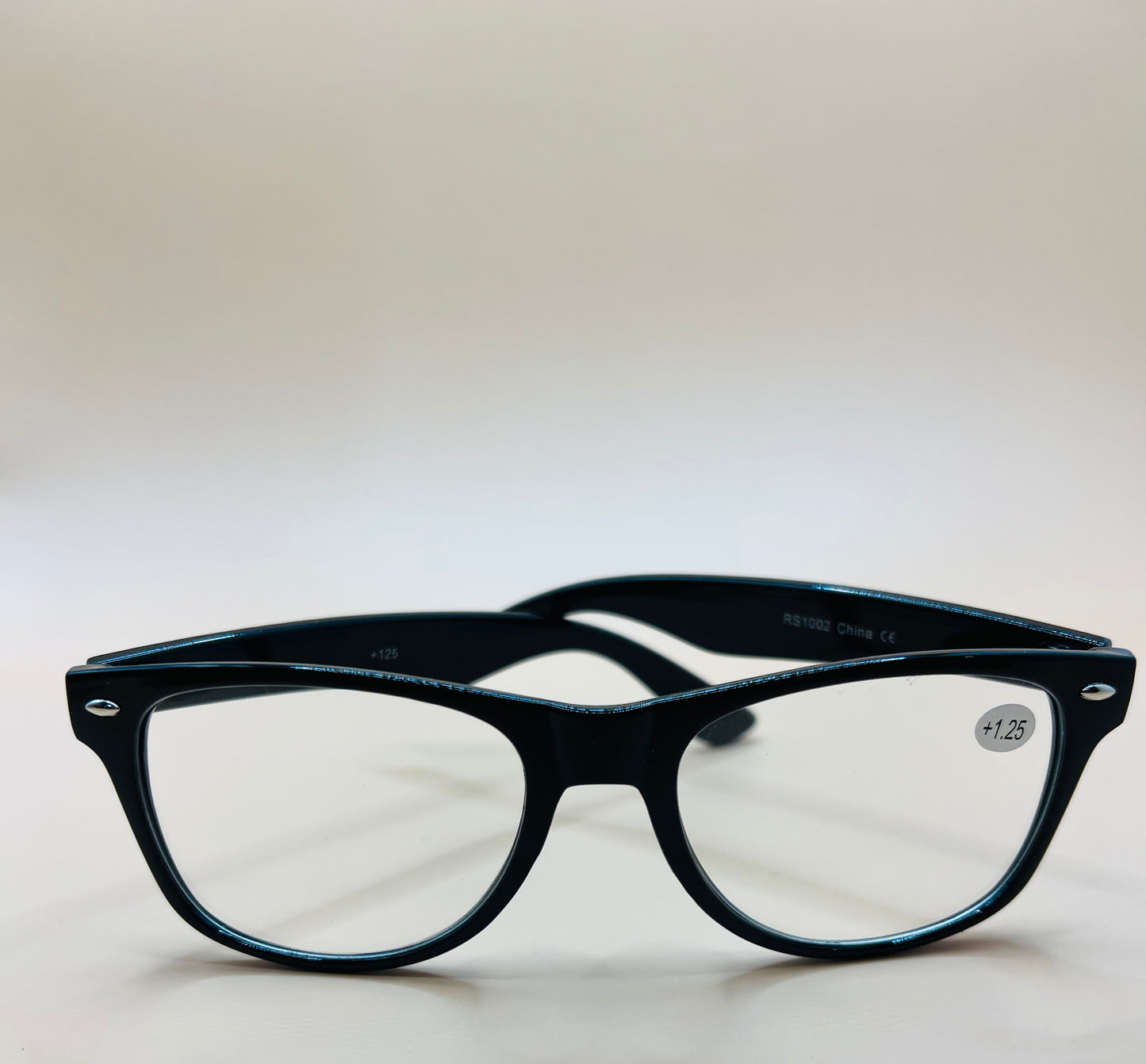 Pablo Zanetti Oversized Readers