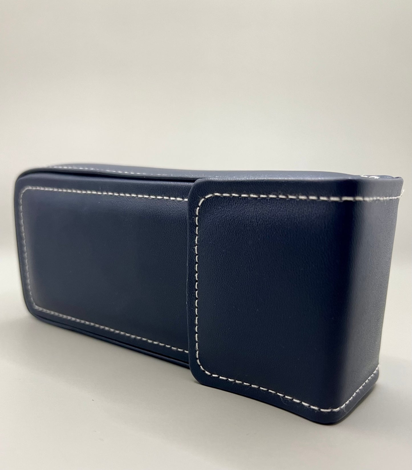 LEATHER-TONE STYLISH GLASSES CASE