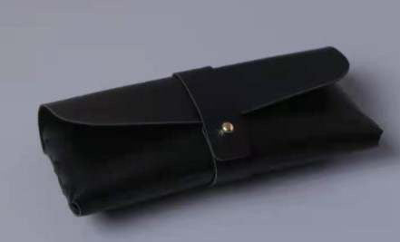 SOFT, SLIM LUXURY EYEWEAR CASE.  IDEAL FOR MEN OR WOMEN