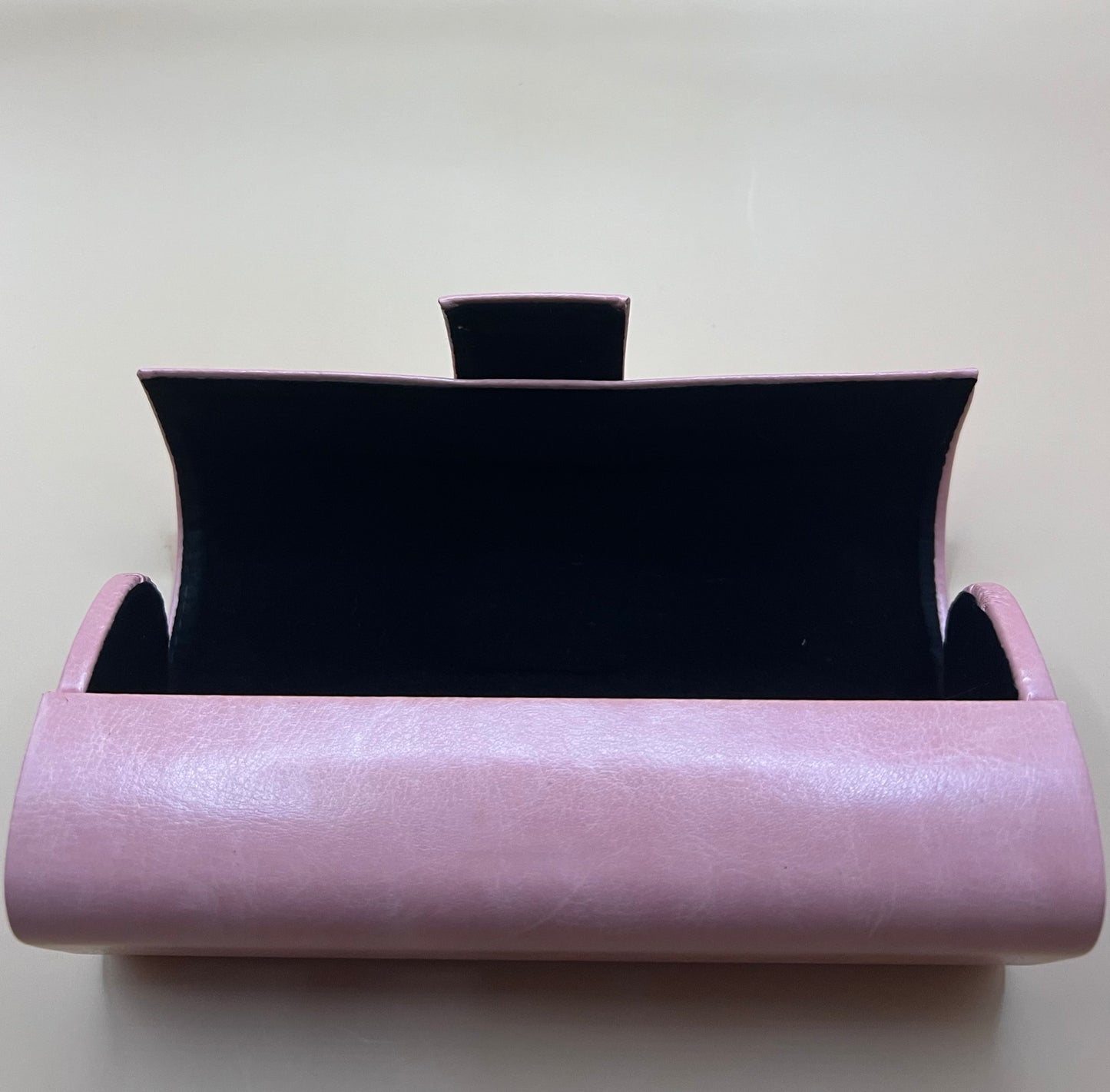 PINK LEATHER EYEWEAR CASE WOTH SECURE MAGNETIC STRAP CLOSURE