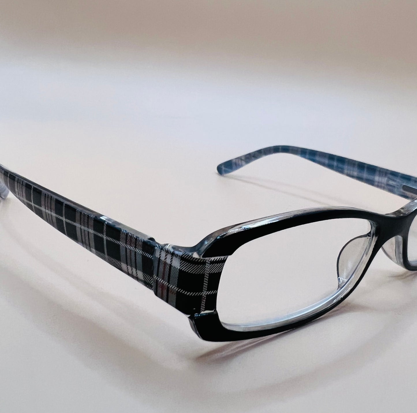 Pablo Zanetti, SPING HINGED, SLIM, SLEEK AMD DURABLE.  PLAID DESIGN-MULITPLE COLORS TO CHOOSE FROM