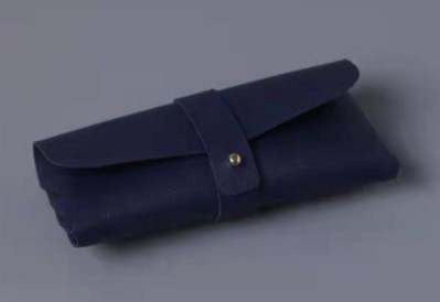 SOFT, SLIM LUXURY EYEWEAR CASE.  IDEAL FOR MEN OR WOMEN