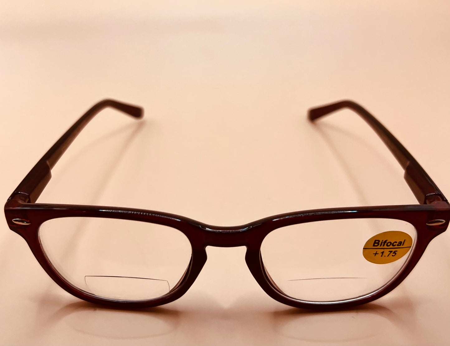 BLENDED BI-FOCAL READING LENS FOR DISCREET LOOK